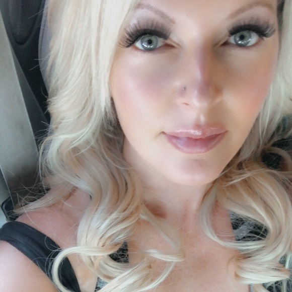 Meet your Posher, Jennie - Picture 1 of 1